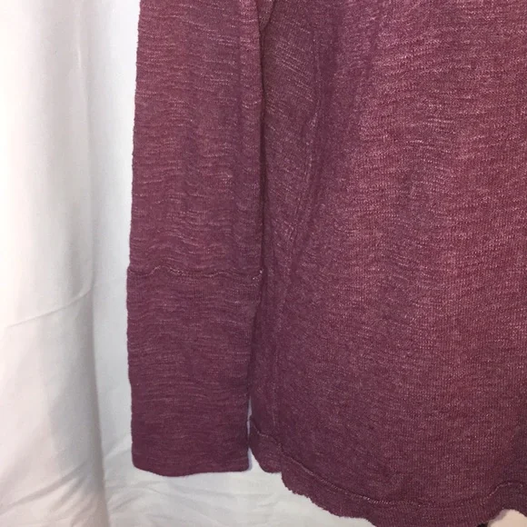 We The Free split back maroon turtle neck . Medium - Picture 4 of 6